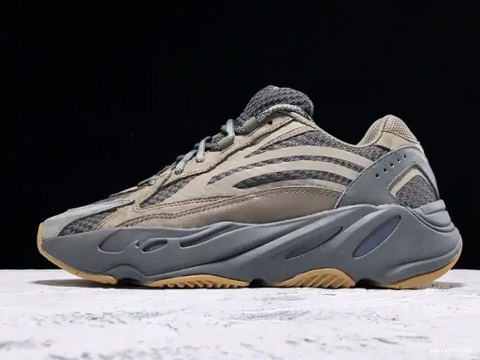 v2 Yeezy Geode 700 EG6860 Boost Adidas 0519